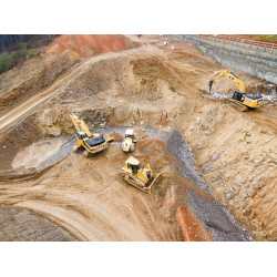 Argilă pentru Ceramică și Construcții